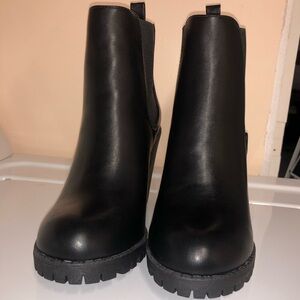 Black boots with chunky heals Size 7 Never worn